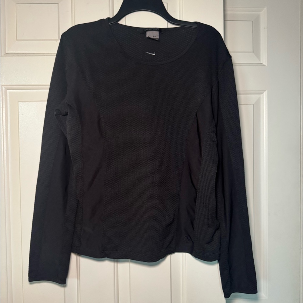Black Nike Sphere Textured Long Sleeve Workout Top — Size XL